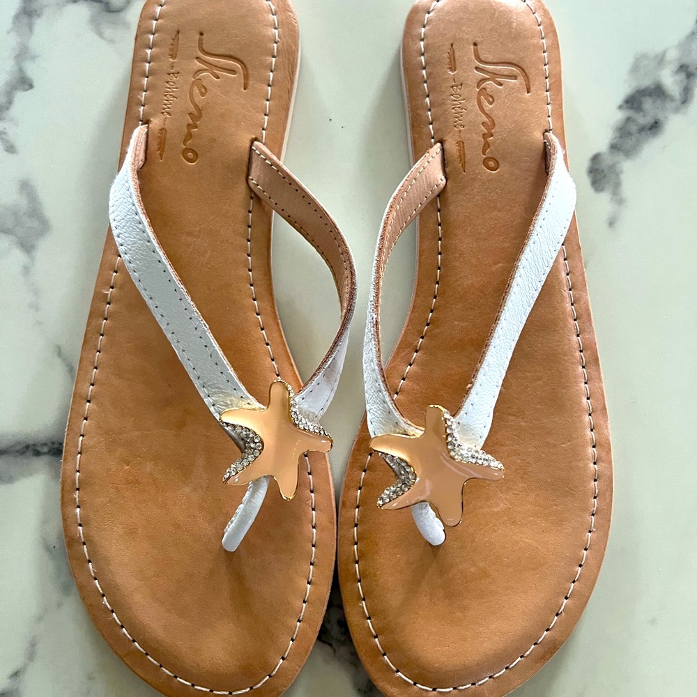 Sleep beach sandals never worn- peach, nude and white color, size 8